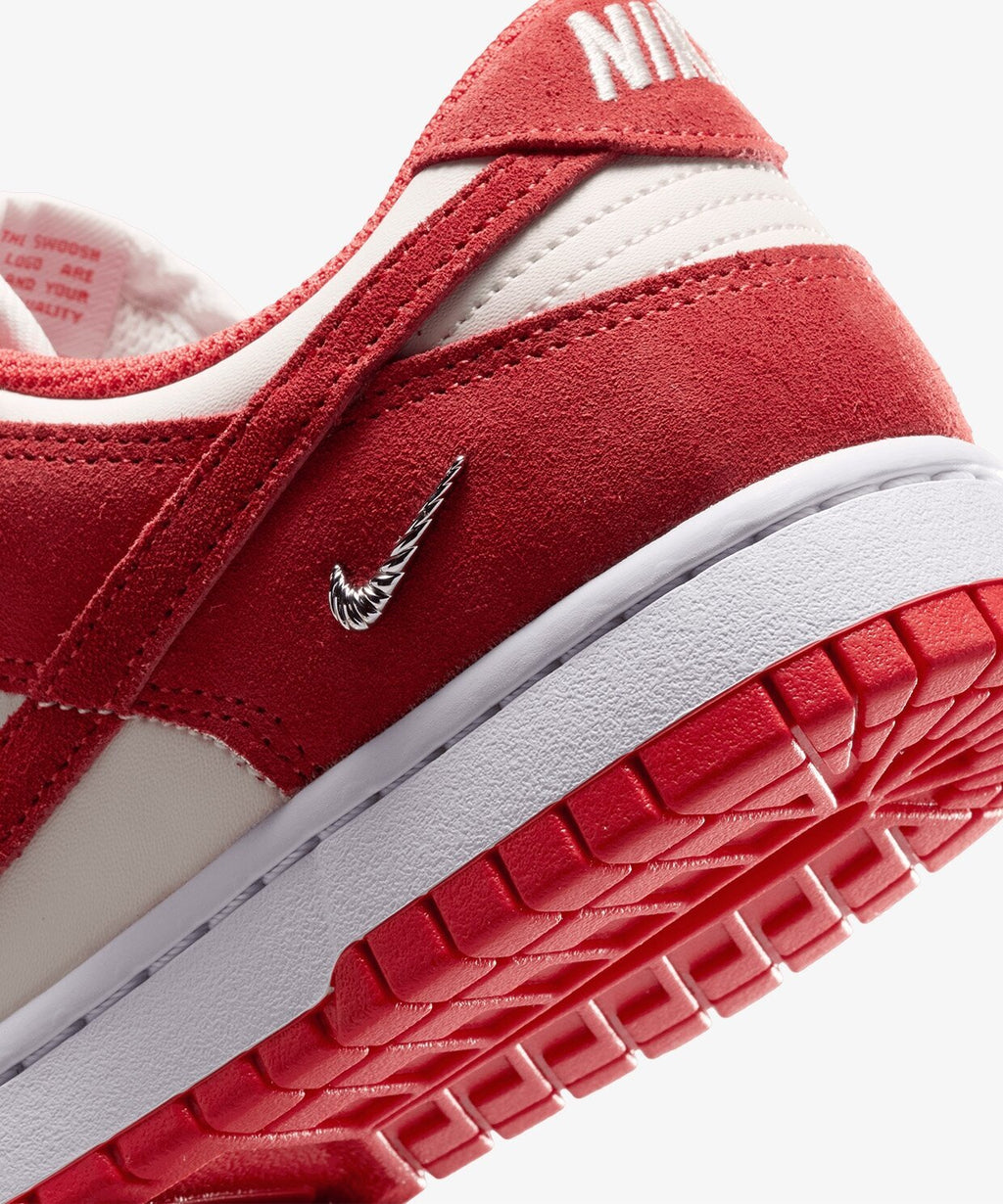 Nike Dunk Low "University Red"