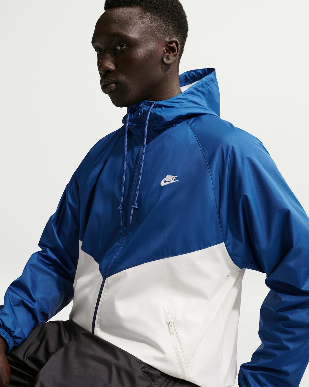 Nike Windrunner
Astarlı Unisex Ceket